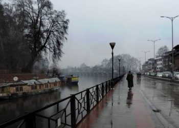 کشمیر میں موسلا دھار بارشوں سے ندی نالوں میں طغیانی جیسی صورتحال، ہندواڑہ میں پل ‏کو نقصان