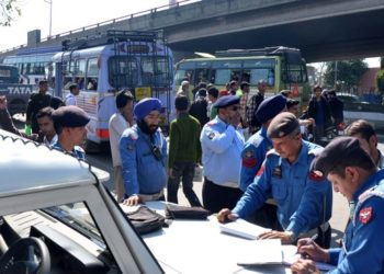 جموں و کشمیر محکمہ ٹریفک نے پانچ برسوں میں ایک سو کروڑ روپے جرمانہ وصول کئے