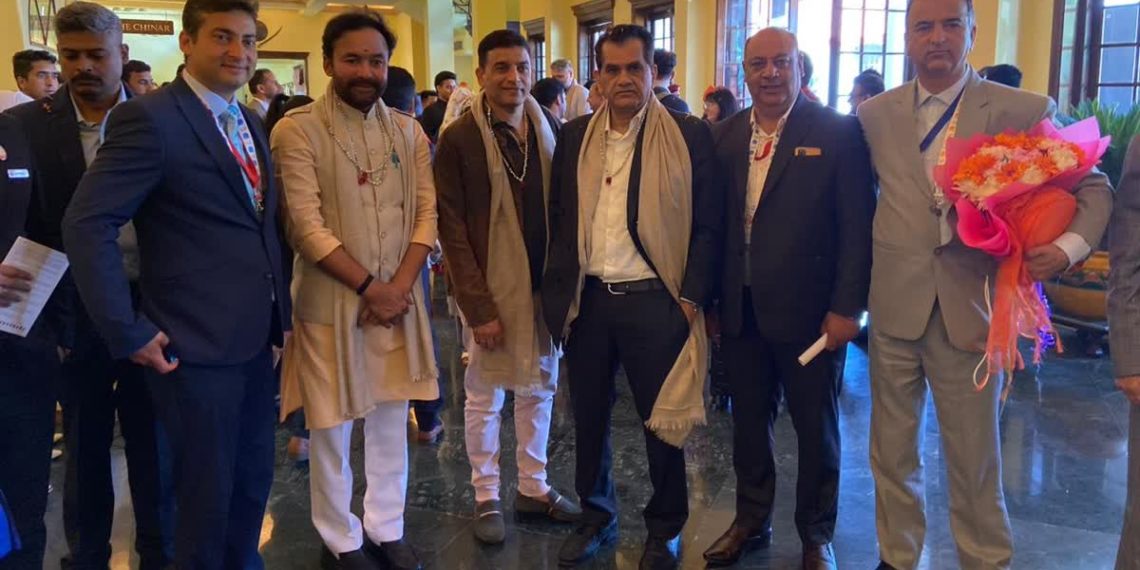 جی ٹوئنٹی مندوبین کا پہلا قافلہ سرینگر پہنچا