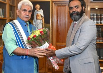  ڈائریکٹر این آئی ٹی سری نگر نے لیفٹیننٹ گورنر سے ملاقات کی
