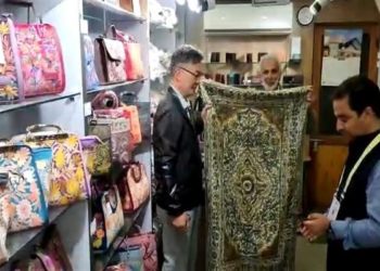 G20 کے مندوبین نے سری نگر میں تجدید شدہ پولو ویو مارکیٹ کا دورہ کیا