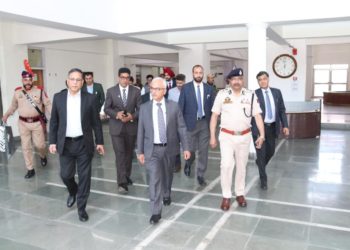 مرکزی داخلہ سکریٹری نے سری نگر میں پی ایچ کیو کا دورہ کیا