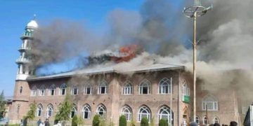 جنوبی کشمیر کے قصبہ ترال میں آتشزدگی، جامع مسجد خاکستر