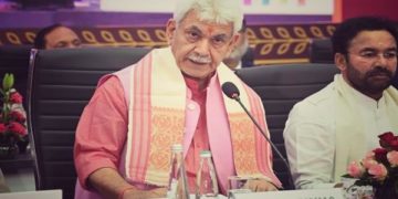 جموں و کشمیر نے 4 دہائیوں کے طویل وقفے کے بعد بالی ووڈ کے ساتھ اپنے تعلقات کو بحال کیا۔ سنہا