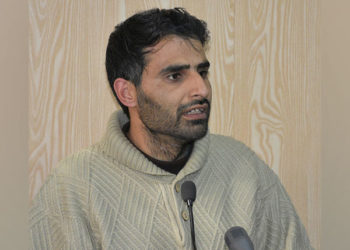 سہیل سلیم سے ملیں جو وادی کشمیر میں اردو ادب کو محفوظ کر رہے ہیں