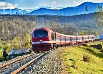 کٹرہ- بانہال ریل لائن پر بیلسٹ لیس ٹریک بچھانے کیلئےتیاریاں جاری