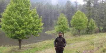 کپوارہ کا عبدالاحد خان شمالی کشمیر کا چنار مین نام سے مشہور