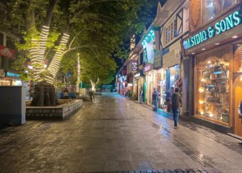 سری نگر کی پولو ویو ہائی اسٹریٹ سیاحوں کا خیر مقدم کرنے کیلئے تیار