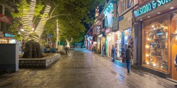 سری نگر کی پولو ویو ہائی اسٹریٹ سیاحوں کا خیر مقدم کرنے کیلئے تیار