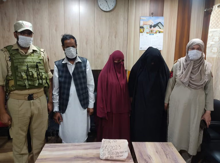 بارہمولہ میں 2 خواتین سمیت 3 منشیات فروش گرفتار: پولیس