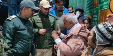 بارہمولہ پولیس نے گلمرگ میں 250 سیاحوں کو بچالیا