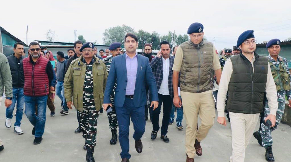ڈی سی سری نگر نے سالانہ امرناتھ جی یاترا-2023 کی تیاریوں کی نگرانی کیلئے یاترا ٹرانزٹ کیمپ پنتھا چوک کا دورہ کیا