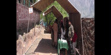 فوج نے بارہمولہ میں میڈیکل اور ویٹرنری کیمپ کا انعقاد کیا