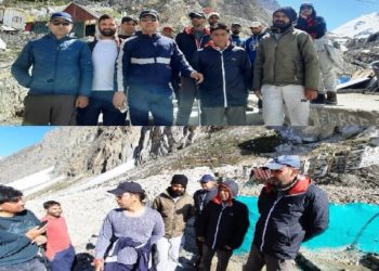 ڈویژنل کمشنر کشمیر نے امرناتھ گپھا کا دورہ کیا۔ انتظامات کا جائزہ لیا