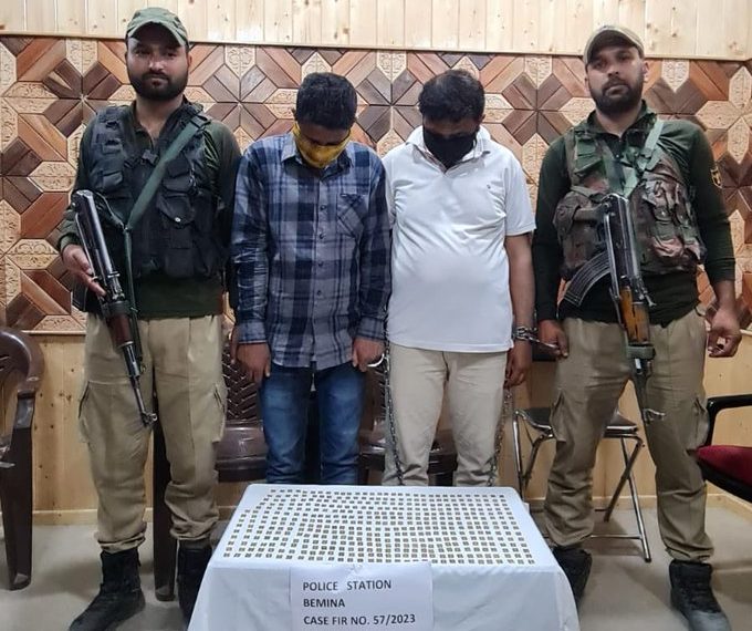 سری نگر میں جعلی سونے کے بسکٹ کے ساتھ 2 جعلساز گرفتار: پولیس