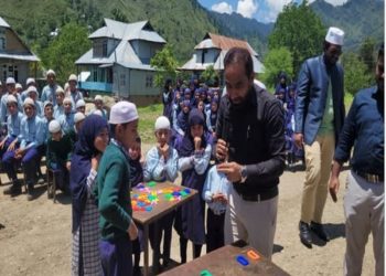 جموں و کشمیر نے اسکولوں کیلئے بائیو میٹرک حاضری کا نظام متعارف کرایا