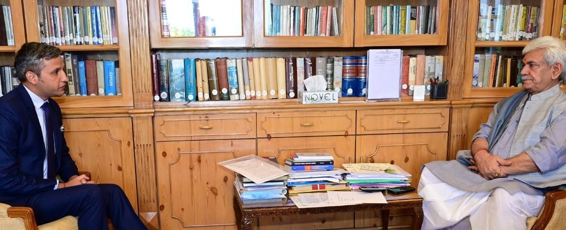 ماریشس میں ہندوستان کے ڈپٹی ہائی کمشنر نے ایل جی سنہا سے ملاقات کی