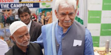 آج انسانیت کو پلاسٹک کی آلودگی کے سنگین چیلنجوں کا سامنا ہے۔ ایل جی سنہا