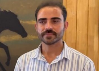 پتھروں اور ریت کو فن کی منفرد شکل دینے والا جموں کشمیر کا کلاکار منظور احمد بھٹ
