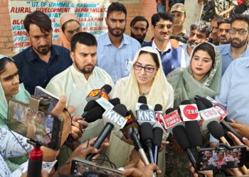 ہندوستان کا شہری مودی حکومت کی سکیموں سے فائد ہ حاصل کررہا ہے ۔ اندرابی