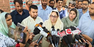ہندوستان کا شہری مودی حکومت کی سکیموں سے فائد ہ حاصل کررہا ہے ۔ اندرابی