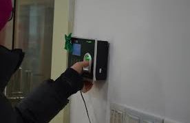 پونچھ اسکول نے طلباء کیلئے بائیو میٹرک حاضری متعارف کرائی