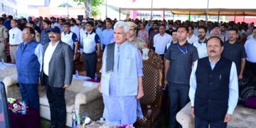 جموں و کشمیر پولیس شہریوں کیلئے پرامن ماحول م کو یقینی بنارہی ہے۔ ایل جی سنہا
