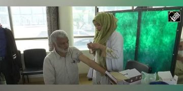 مکہ کے سفر سے قبل عازمین حج کیلئے سری نگر میں خصوصی ویکسینیشن مہم
