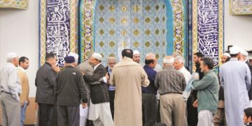 معاشرتی بقا اَور استحکام کیلئے اخلاقی اقدار کو فروغ دیجئے