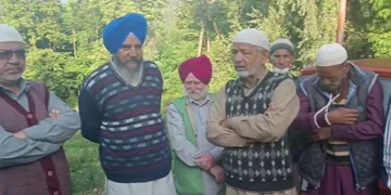 جموں و کشمیر میں بھائی چارے کی انوکھی مثال | کپواڑہ میں سکھ برادری نے عازمین حج کو الوداع کیا