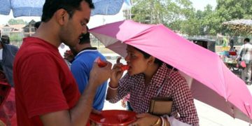 وادی کشمیر میں شدید گرمی سے خربوزے اور تربوز کی ’ڈیمانڈ‘بڑھی
