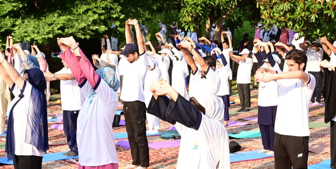 یوگا دنیا بھر کے لاکھوں لوگوں کو متحد کرتا ہے۔ اقوام متحدہ