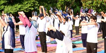 یوگا دنیا بھر کے لاکھوں لوگوں کو متحد کرتا ہے۔ اقوام متحدہ