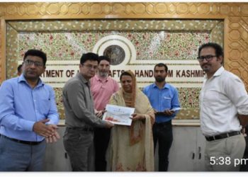 جی 20 اجلاس میں کشمیر کی نمائندگی کرنے والے کاریگروں کو سری نگر میں استقبالیہ دیا گیا