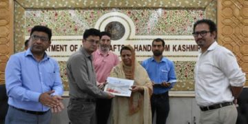 جی 20 اجلاس میں کشمیر کی نمائندگی کرنے والے کاریگروں کو سری نگر میں استقبالیہ دیا گیا