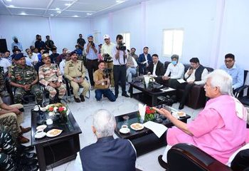 ایل جی منوج سنہا نے بالتل بیس کیمپ کا دورہ کیا