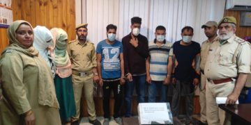 بارہمولہ میں جسم فروش بے نقاب،دو خواتین سمیت چھ افراد گرفتار