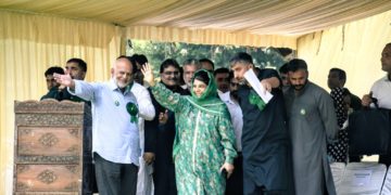 جموں وکشمیر کے لوگ متحد ہوئے تو بی جے پی کو سفید جھنڈا اٹھانا پڑے گا: محبوبہ مفتی