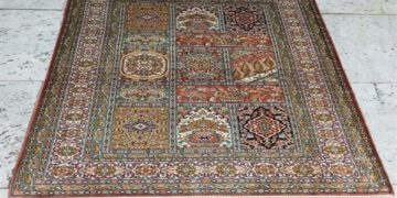 پی ایم مودی نے فرانسیسی قومی اسمبلی کے صدر کو ہاتھ سے بنا ہوا ریشمی کشمیری قالین تحفے میں دیا