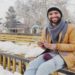 کشمیر کے واحد مرد کروشیٹ آرٹسٹ نذر ناصر جنہوں نے صنفی دقیانوسی تصورات کو توڑا
