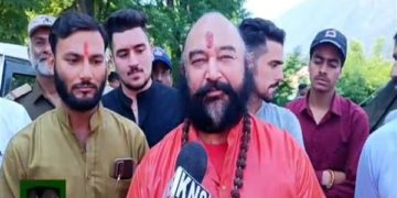کشمیری ہمیشہ امرناتھ یاترا کی حمایت کرتے رہے ہیں۔مہنت دیپندر گری