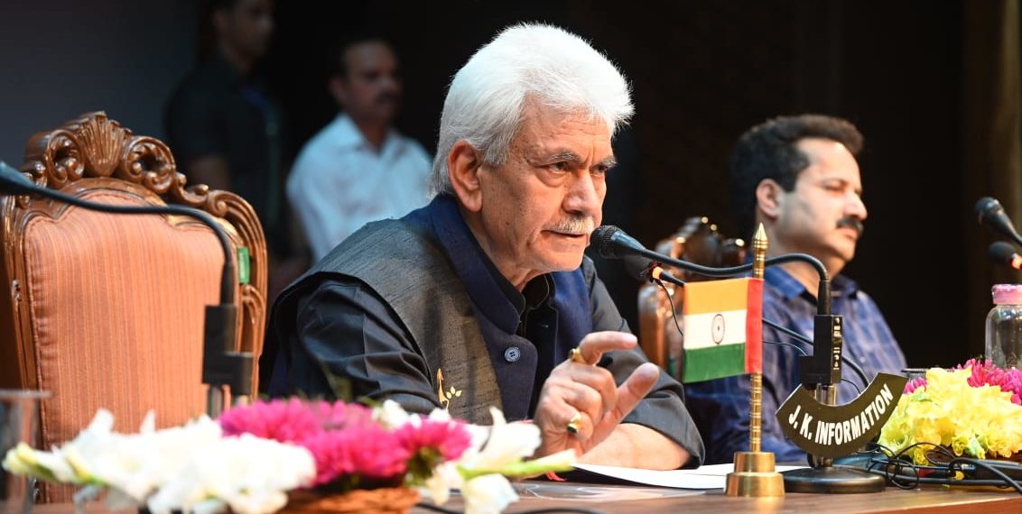 ’ایف ایس ایس‘ اسکیم کے تحت ترجیحی کنبوں کو سبسڈی قیمتوں پر دس کلو اضافی راشن دیا جائے گا : ایل جی منوج سنہا
