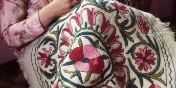معدوم ہونے والے کشمیری قالین ’نمدہ‘کو نئی زندگی ملی