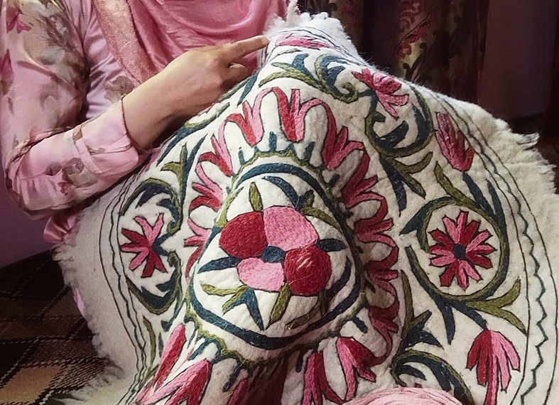 معدوم ہونے والے کشمیری قالین ’نمدہ‘کو نئی زندگی ملی