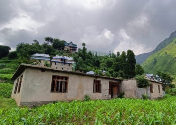 پی ایچ سی کی عمارت تشنہ تکمیل