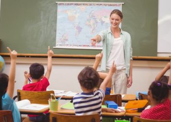 بچوں کی شخصیت کو فروغ دینے میں اساتذہ کا کردار