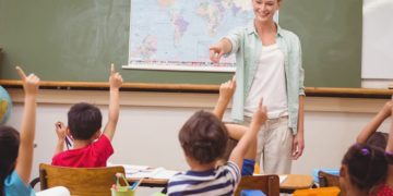 بچوں کی شخصیت کو فروغ دینے میں اساتذہ کا کردار