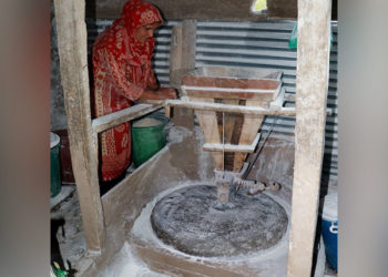 آبی چکی کی میراث! کشمیر کی روبینہ نے اپنے خاندان کا ذریعہ معاش بدل دیا