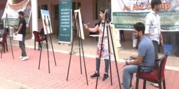 جموں و کشمیر کے نوجوان فنکاروں نے کینوس  کے ذریعہ ہند۔پاکستان سرحد پر امن کی کہانی بیان کی