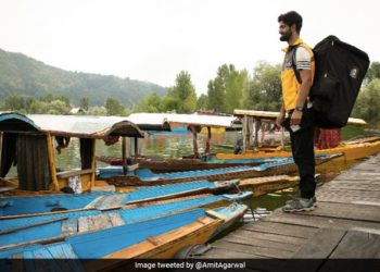 ایمیزون انڈیا نے سری نگر کی ڈل جھیل میں تیرنے والے پہلے اسٹور کا اعلان کیا